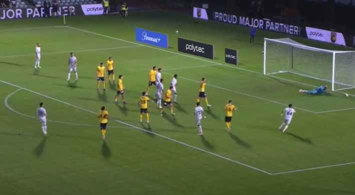 Mariners men climb A-League ladder after crucial win